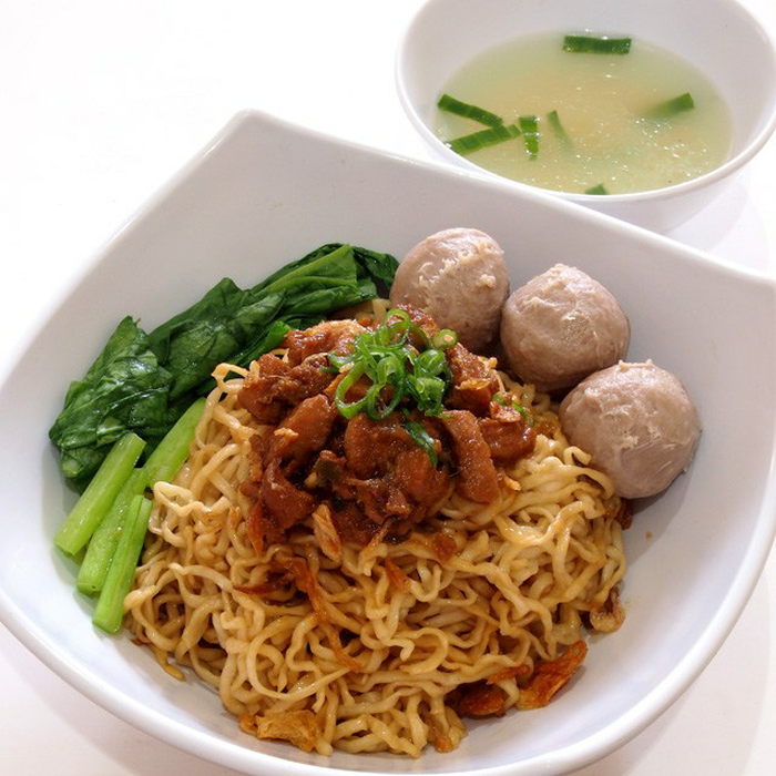 Mie Ayam & Bakso Ganendra: Rasa Hangat yang Menghampiri Setiap Pagi di Cilacap